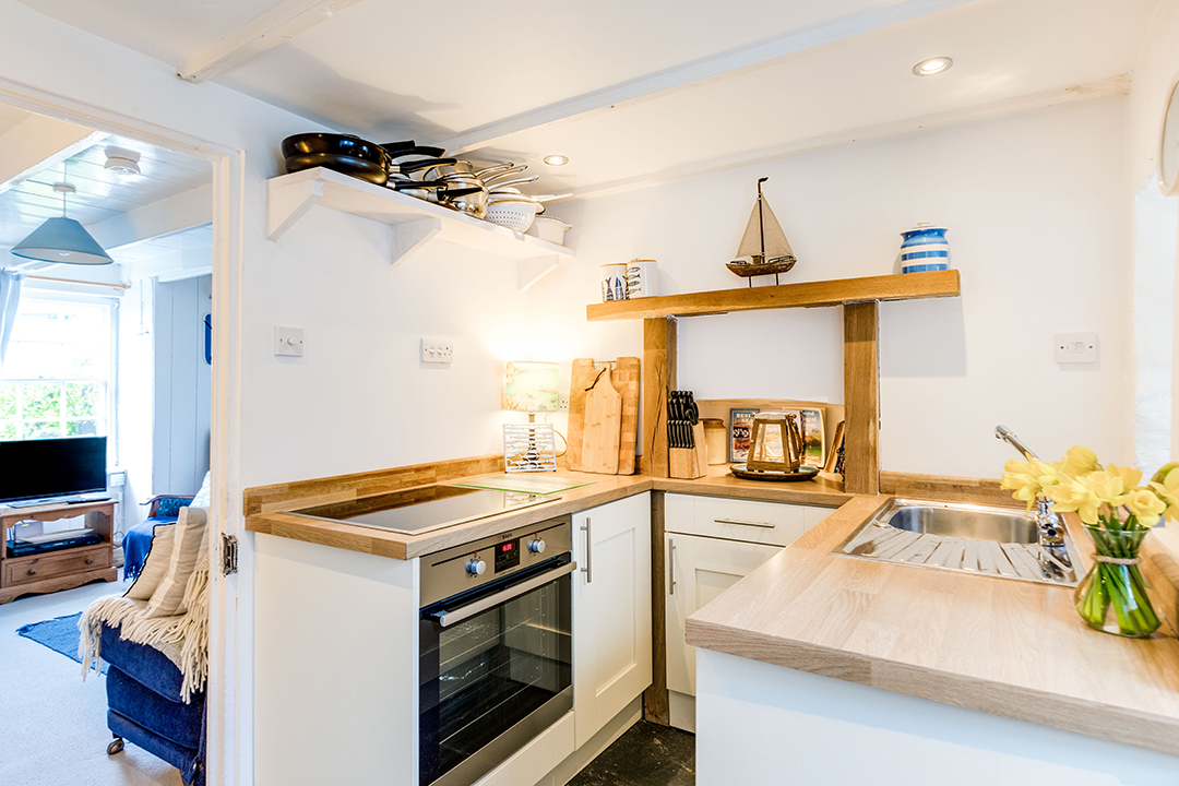 Quaint Cottage In England Thats Been In The Same Family For 150 Years Asks 435000 Fore Street 72 21
