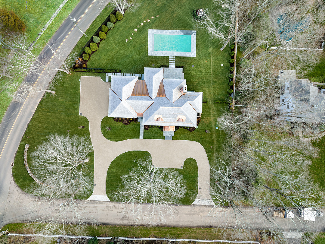 This 5m Darien New Construction Combines A Classic Exterior With Transitional Fresh Interiors 34