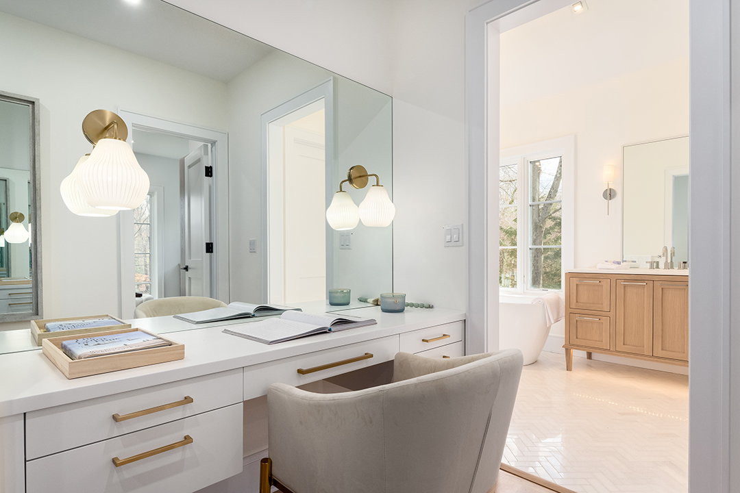 This 5m Darien New Construction Combines A Classic Exterior With Transitional Fresh Interiors 21