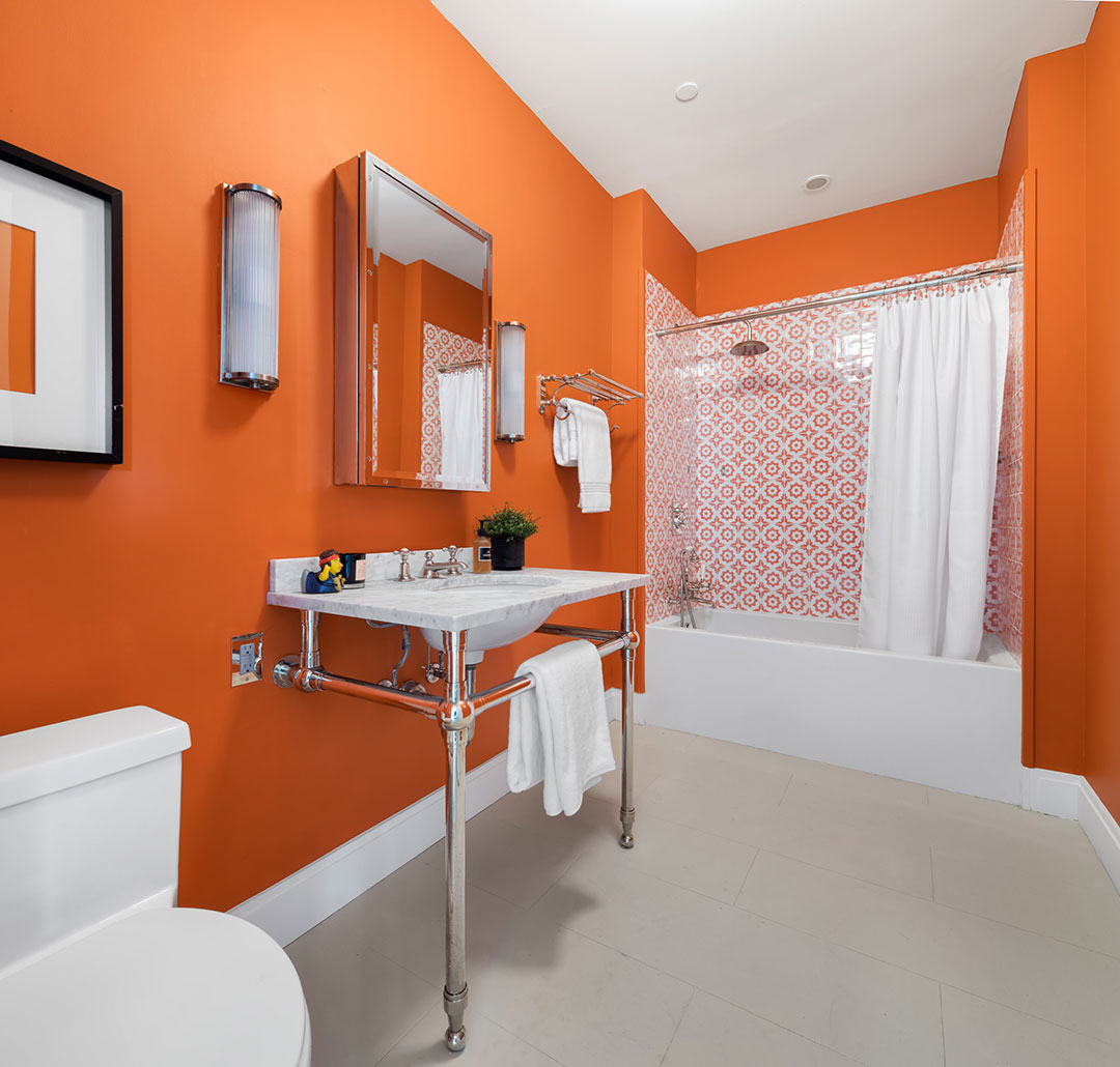 Dumbo Loft Orange Bath