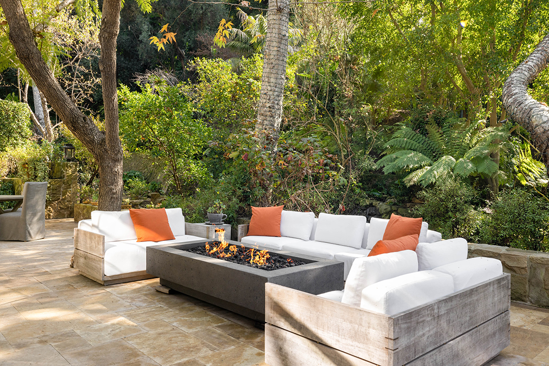 J Lo Just Listed This Sumptuous French Countryside Style Estate In Bel Air For 42 5m Zzzz