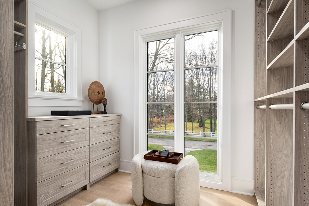 This 5m Darien New Construction Combines A Classic Exterior With Transitional Fresh Interiors 23