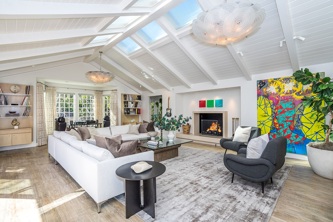 Jim Carey Puts His Primary Residence In L A On The Market At 28 9m P