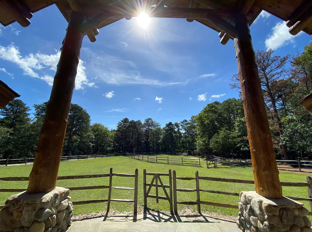 Yellowstone Fans Will Love This Rustic Water Mill Estate Available To Rent Anytime In 2023 V