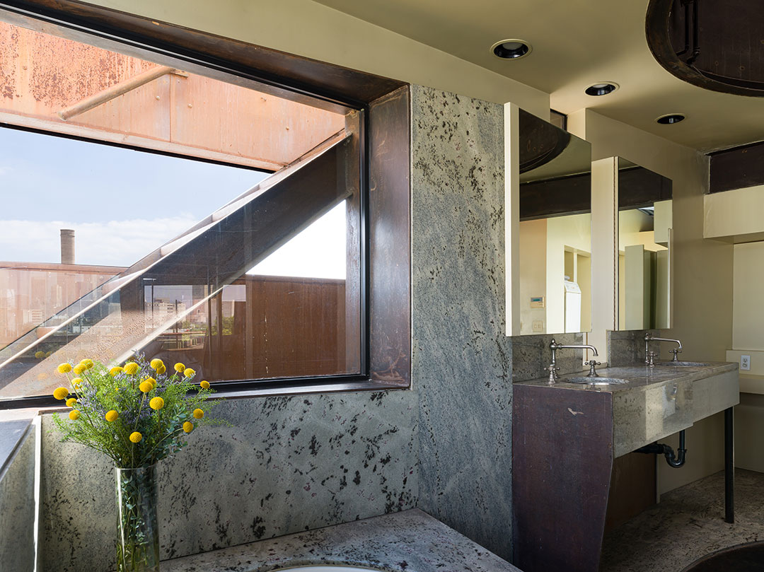 La Landmark Home Bathroom Window