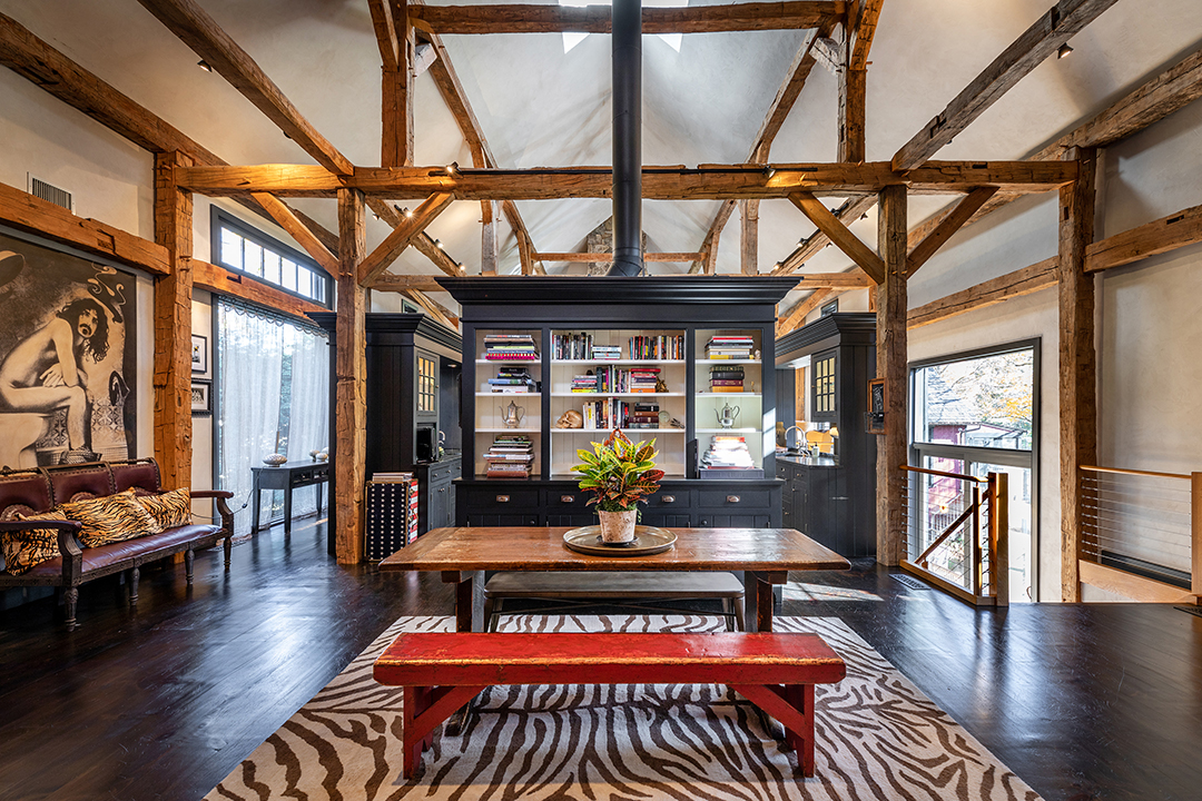 Kents Picturesque Cobble Brook Farm With A Converted Barn Main House Asks 4 7m Dining Area