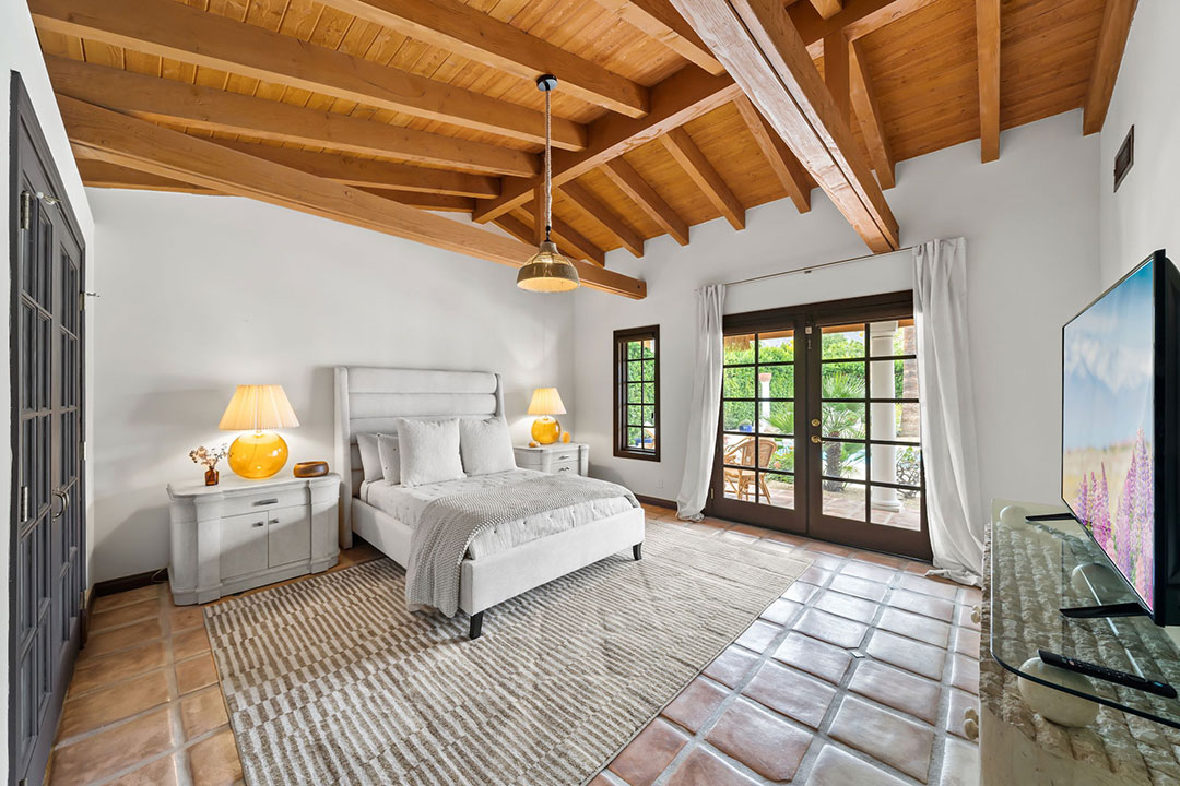 52 Formula One Palm Springs Bedroom