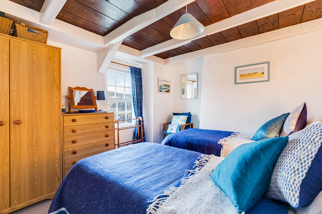 Quaint Cottage In England Thats Been In The Same Family For 150 Years Asks 435000 Fore Street 72 5