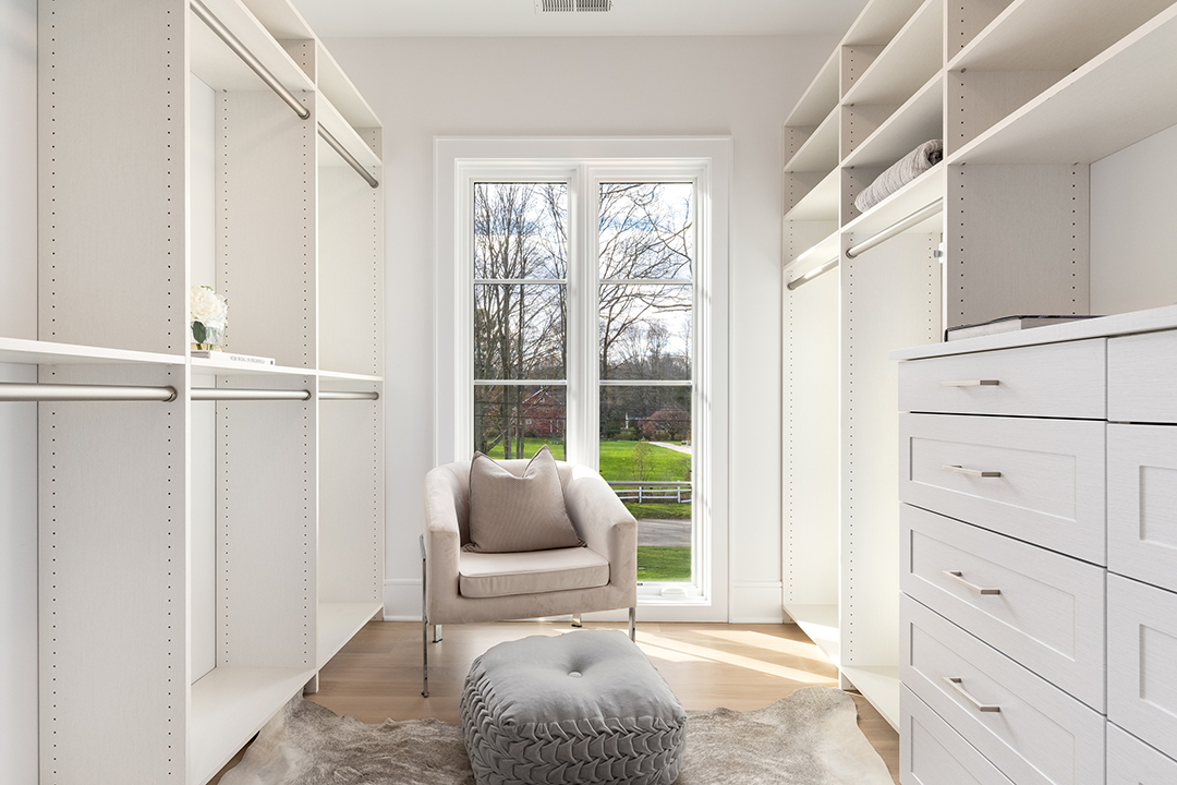 This 5m Darien New Construction Combines A Classic Exterior With Transitional Fresh Interiors 24