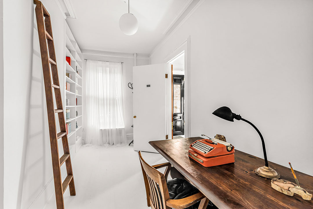 John Leonard Ues Townhouse Desk 5