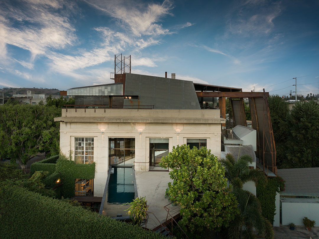 La Landmark Home Outdoor Ext Side