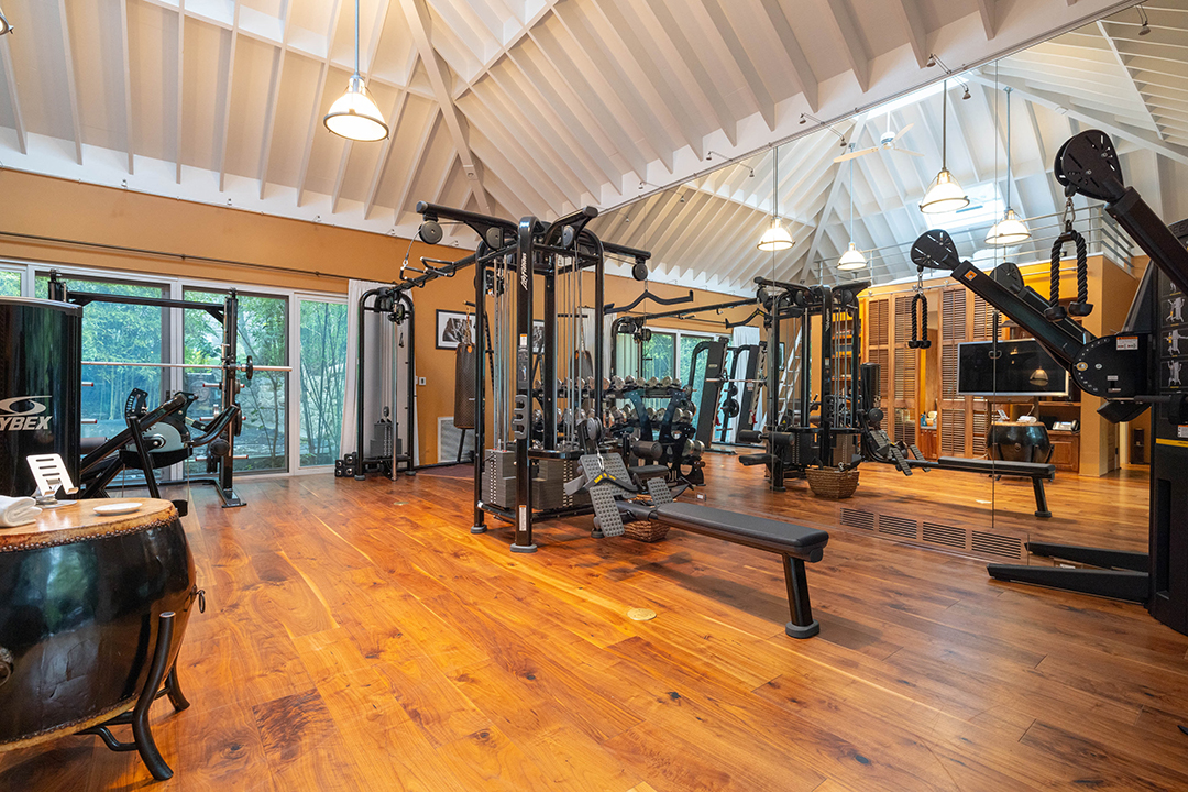 J Lo Just Listed This Sumptuous French Countryside Style Estate In Bel Air For 42 5m Gym