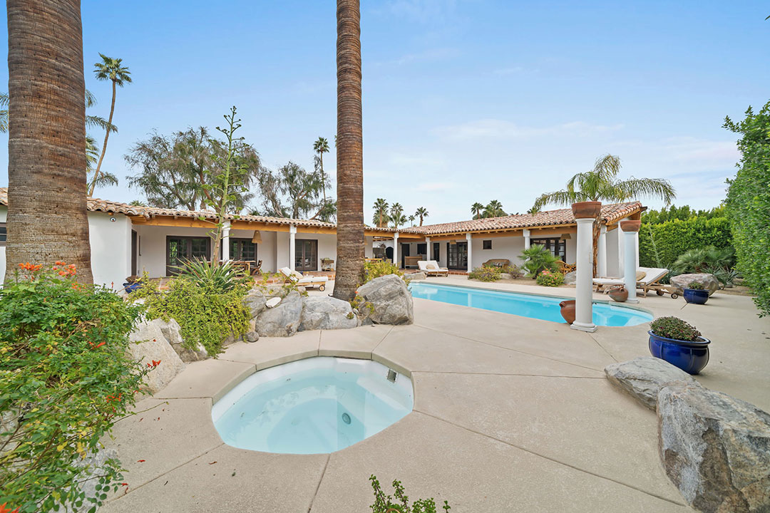 45 Formula One Palm Springs Hot Tub