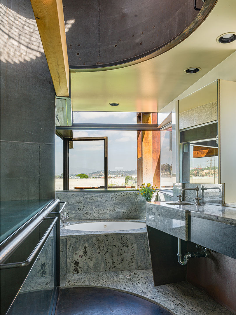 La Landmark Home Bathroom 2