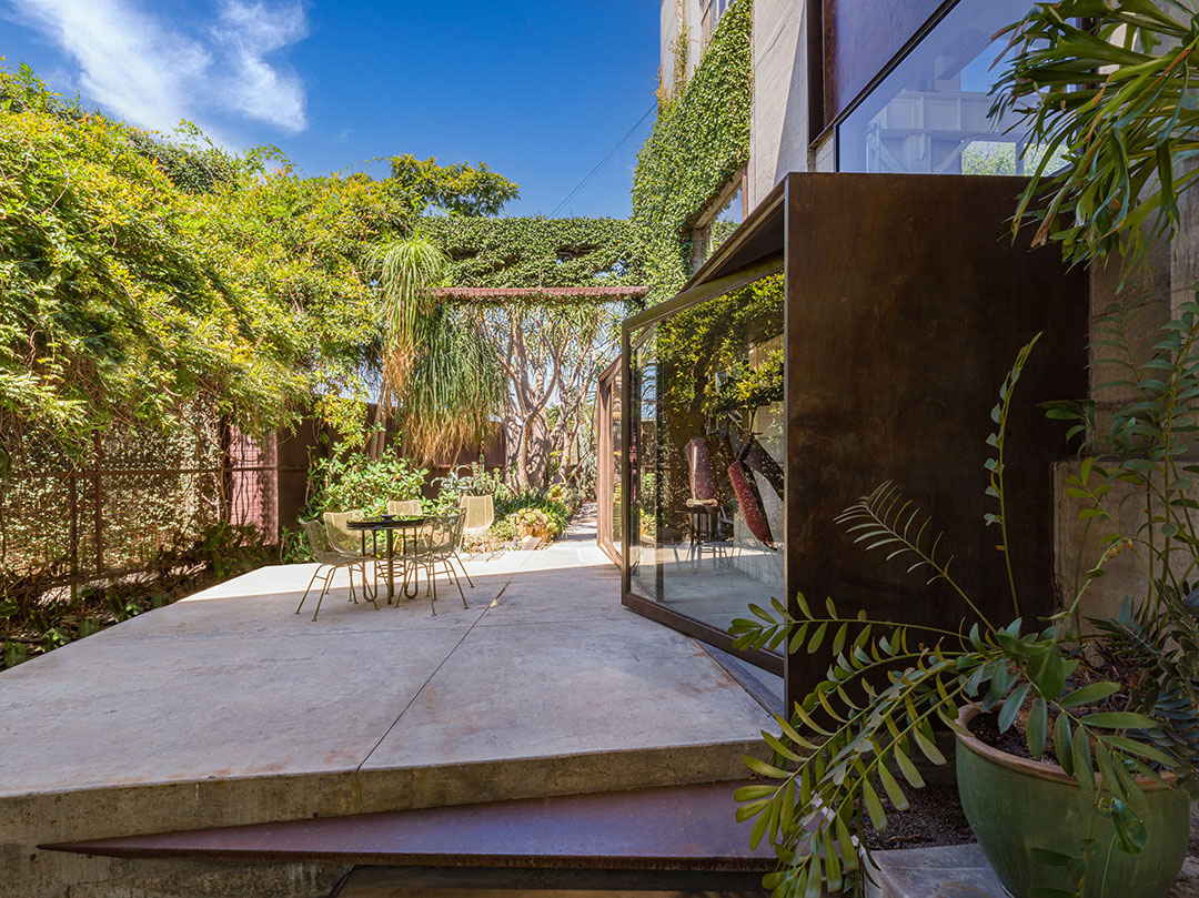 La Landmark Home Patio