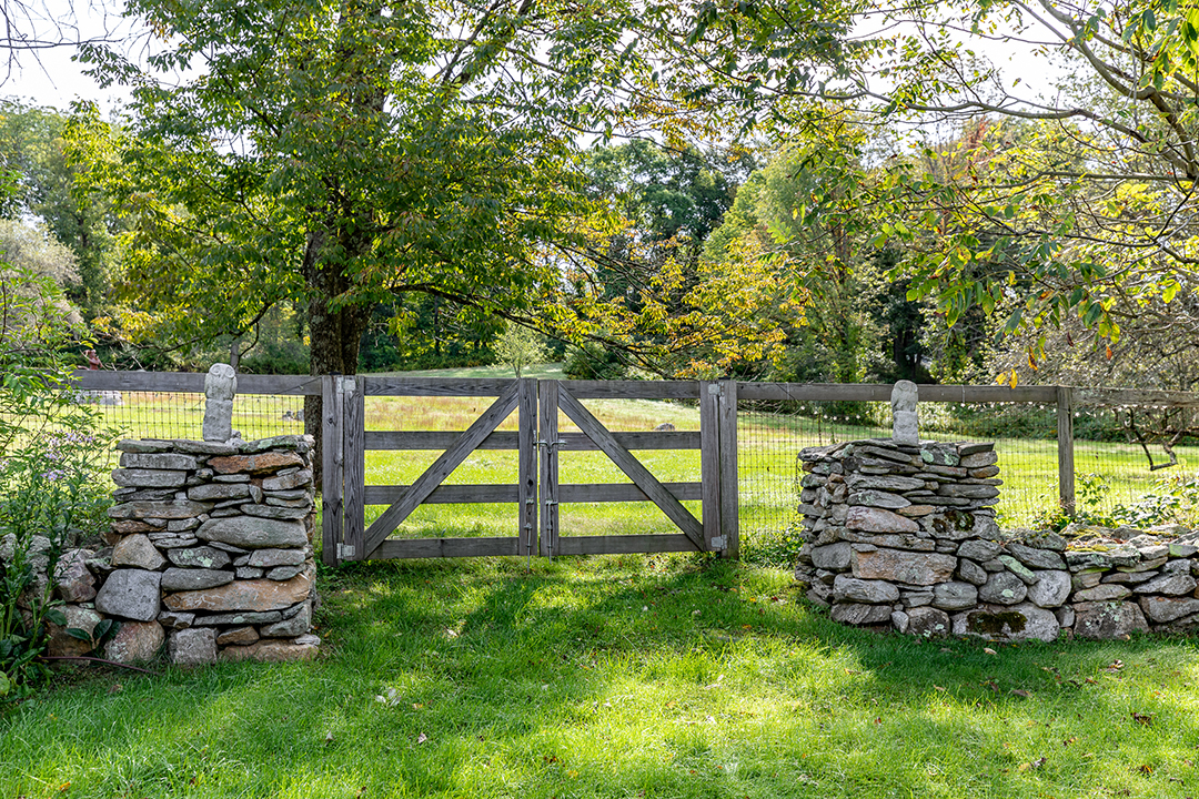 Kents Picturesque Cobble Brook Farm With A Converted Barn Main House Asks 4 7m Exterior12