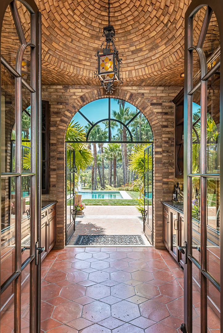 Prancing Horse Estate In California Is A Vision Of Romantic Mediterranean Style Seeking Almost 20m22