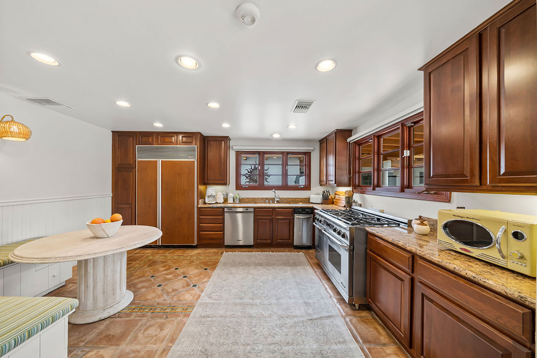 21 Formula One Palm Springs Kitchen Wide