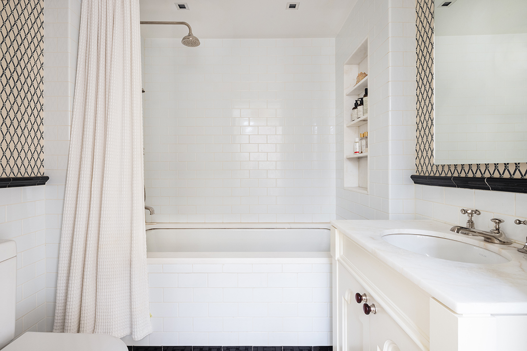 Fashion Industry Couple Parts Ways With Their West Village Townhouse For Just Over 23m 21 W12th