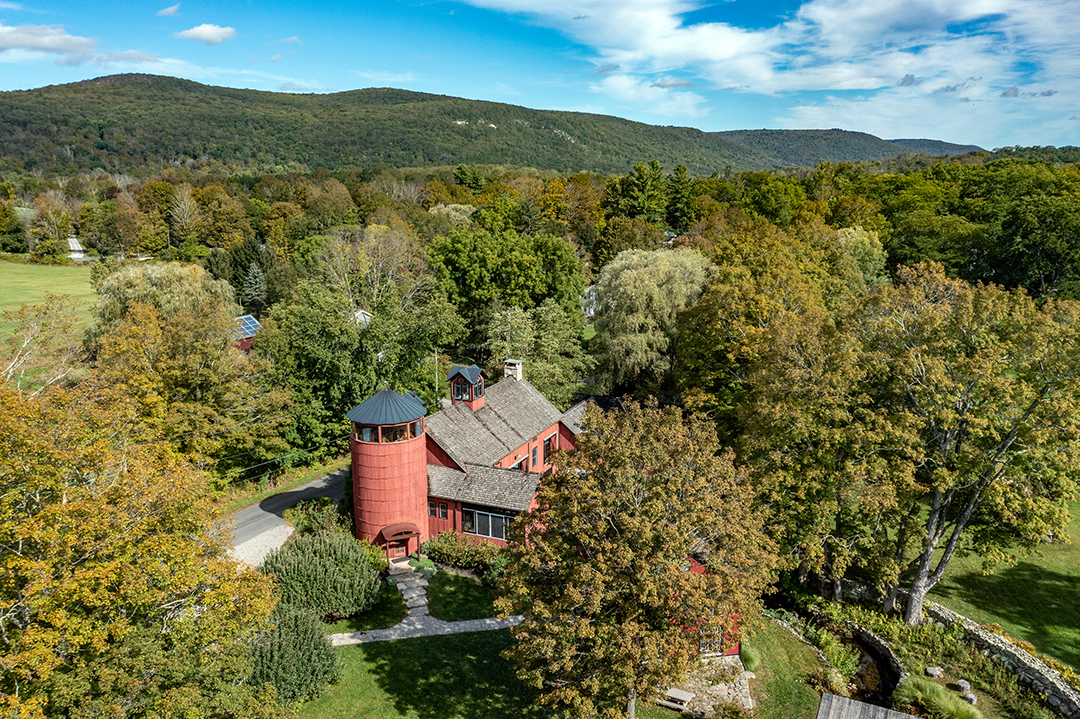 Kents Picturesque Cobble Brook Farm With A Converted Barn Main House Asks 4 7m Aerial2