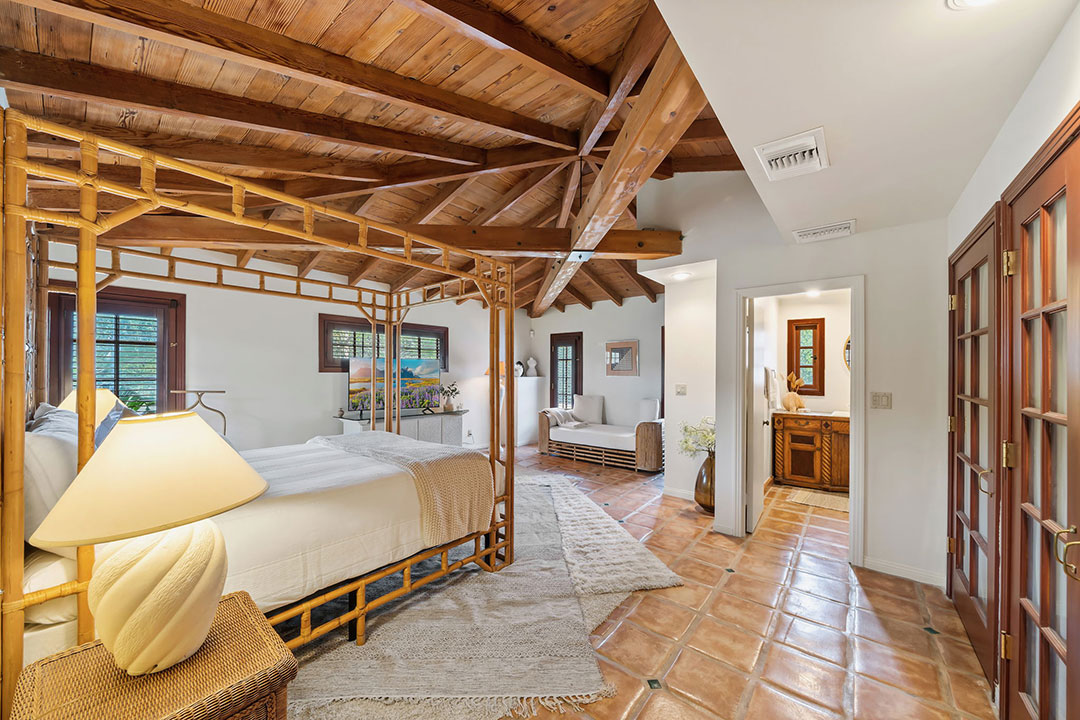 26 Formula One Palm Springs Primary Bed