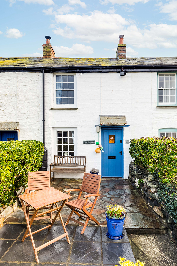 Quaint Cottage In England Thats Been In The Same Family For 150 Years Asks 435000 Fore Street 72 32 1