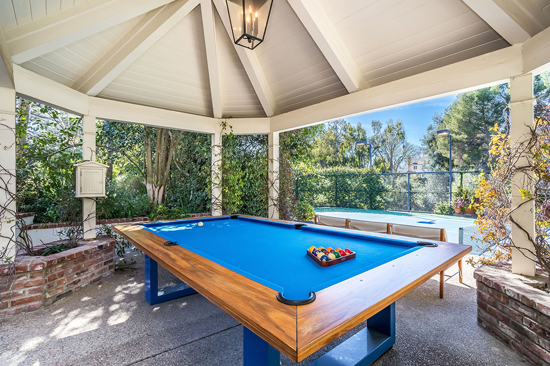 Jim Carey Puts His Primary Residence In L A On The Market At 28 9m Zzzzz