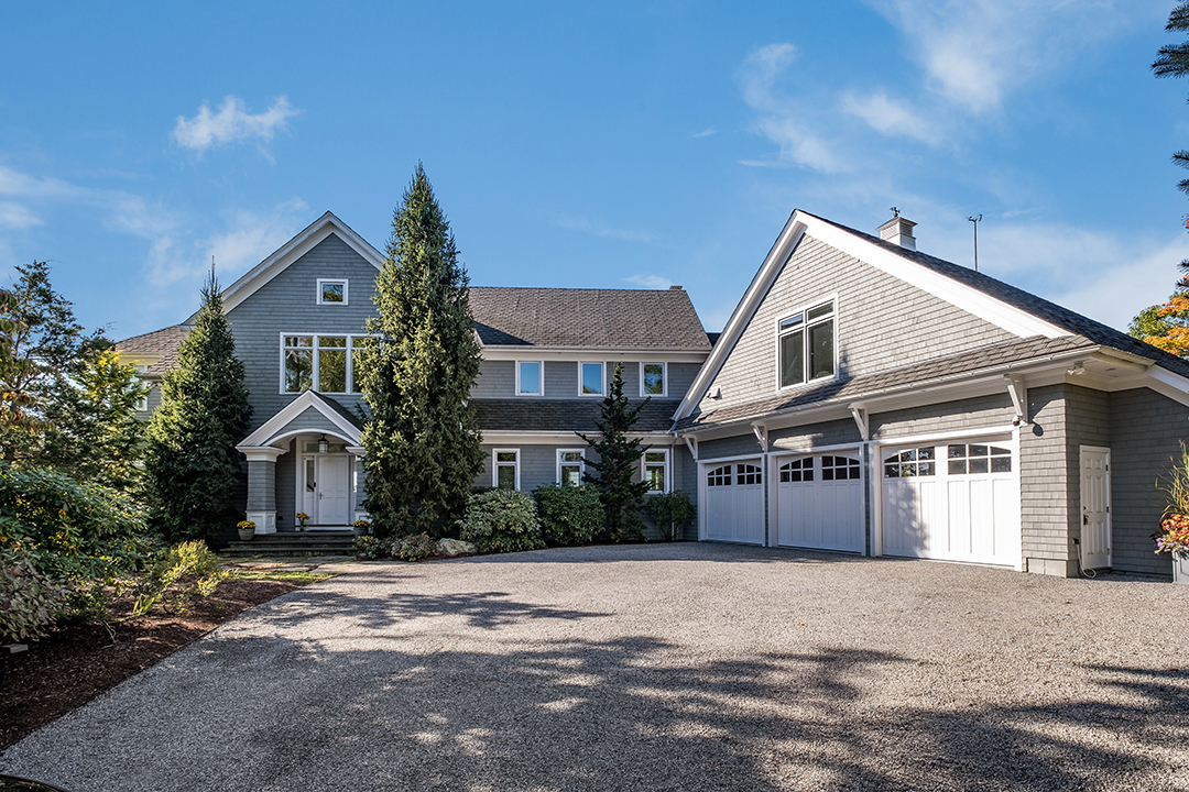 This Shingle Style Haven On The Market In Guilford Ct Promises Luxe Coastal Living T