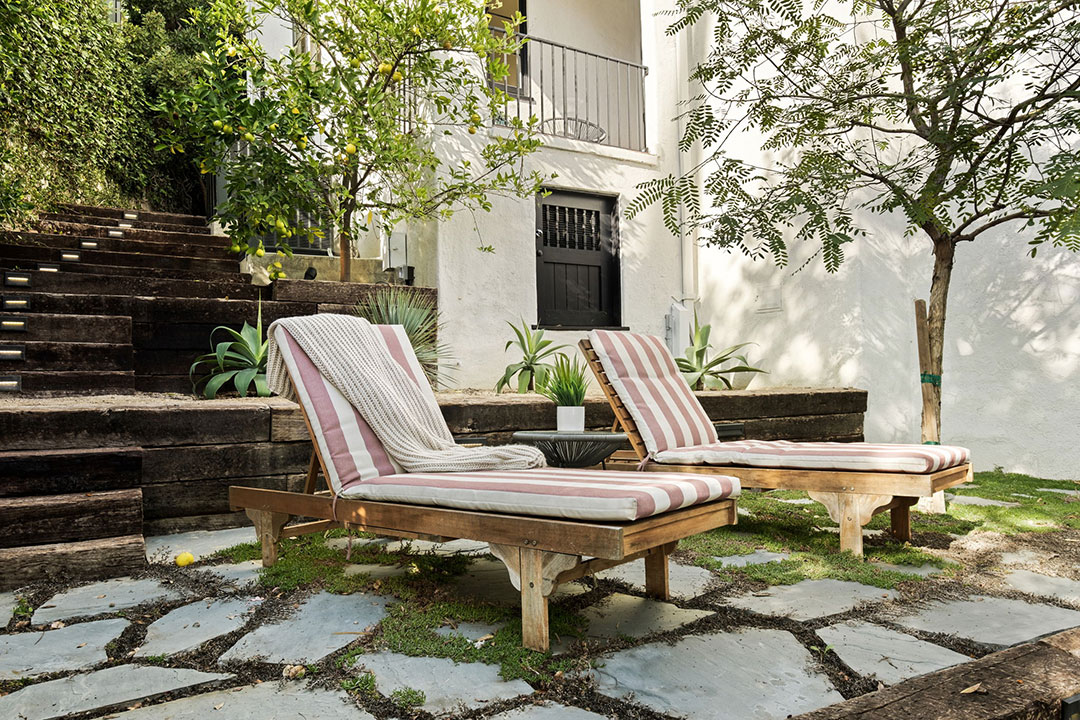 62 Lounge Chairs Laura Harrier Spanish Style La Home