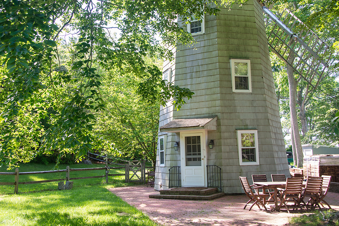 The Famous Amagansett Windmill House Where Marilyn Monroe And Arthur Miller Vacationed Wants 11 5m 64deepln L