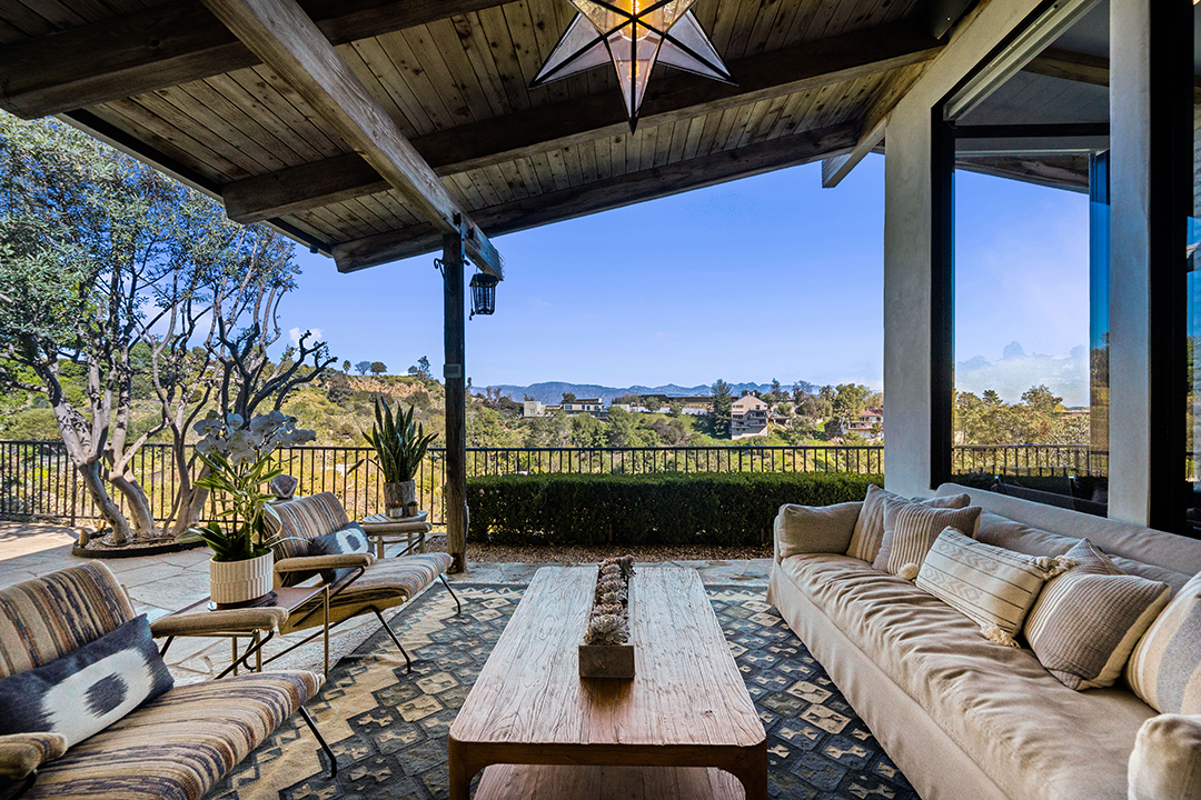 Power Couple Emily Blunt And John Krasinskis Former Hollywood Hills Haven Seeks 6m 32