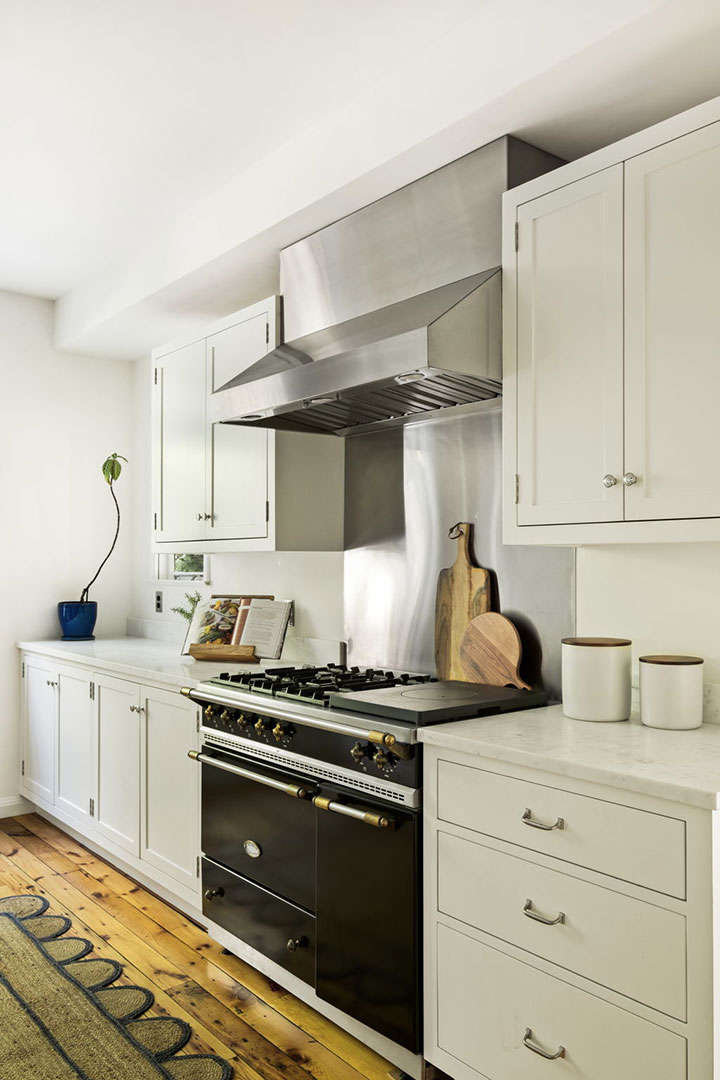 28 Kitchen Stove Laura Harrier Spanish Style La Home