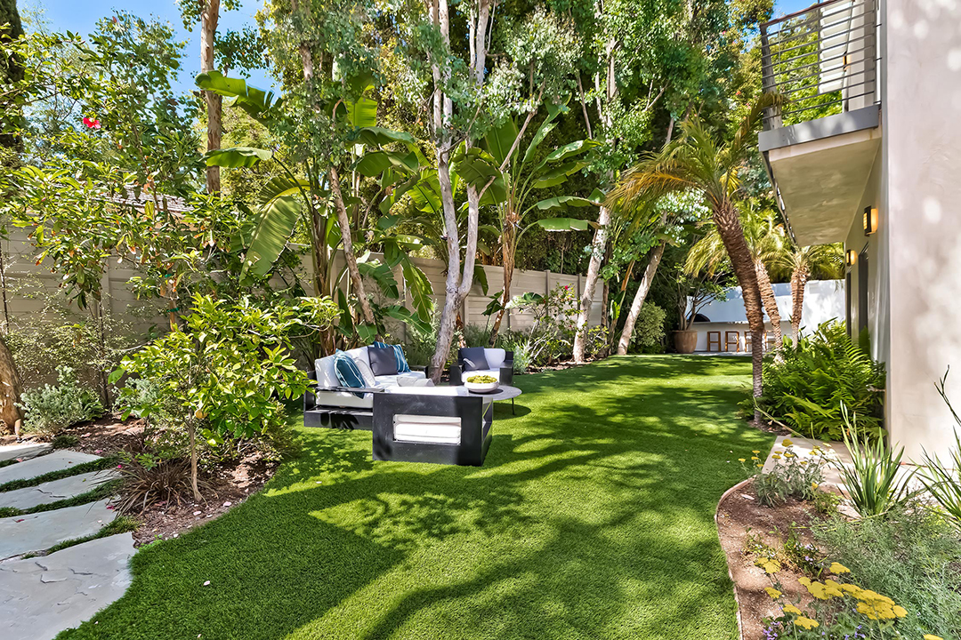 The Late Bob Sagets Longtime Brentwood Home Changes Hands In An Off Market Deal 77 2