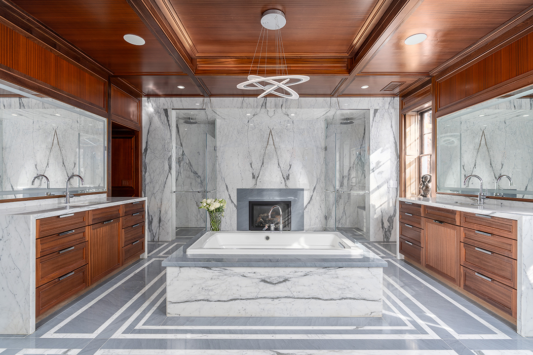 Jackie Kennedys Former Washington D C Home Lists For 24 5m After Merging With Two Neighboring Properties Main House Master Bath