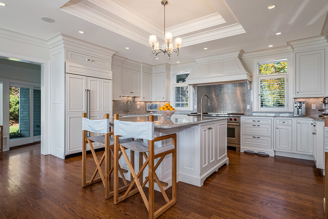This Shingle Style Haven On The Market In Guilford Ct Promises Luxe Coastal Living Zzzzz