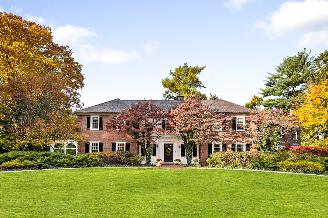 Baseball Star Eric Hosmer Lists Classic Boston Area Home Amidst Move To Chicago Cubs C