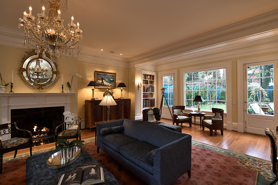 Jackie Kennedys Former Washington D C Home Lists For 24 5m After Merging With Two Neighboring Properties Main House Living Room Elle Pouchet