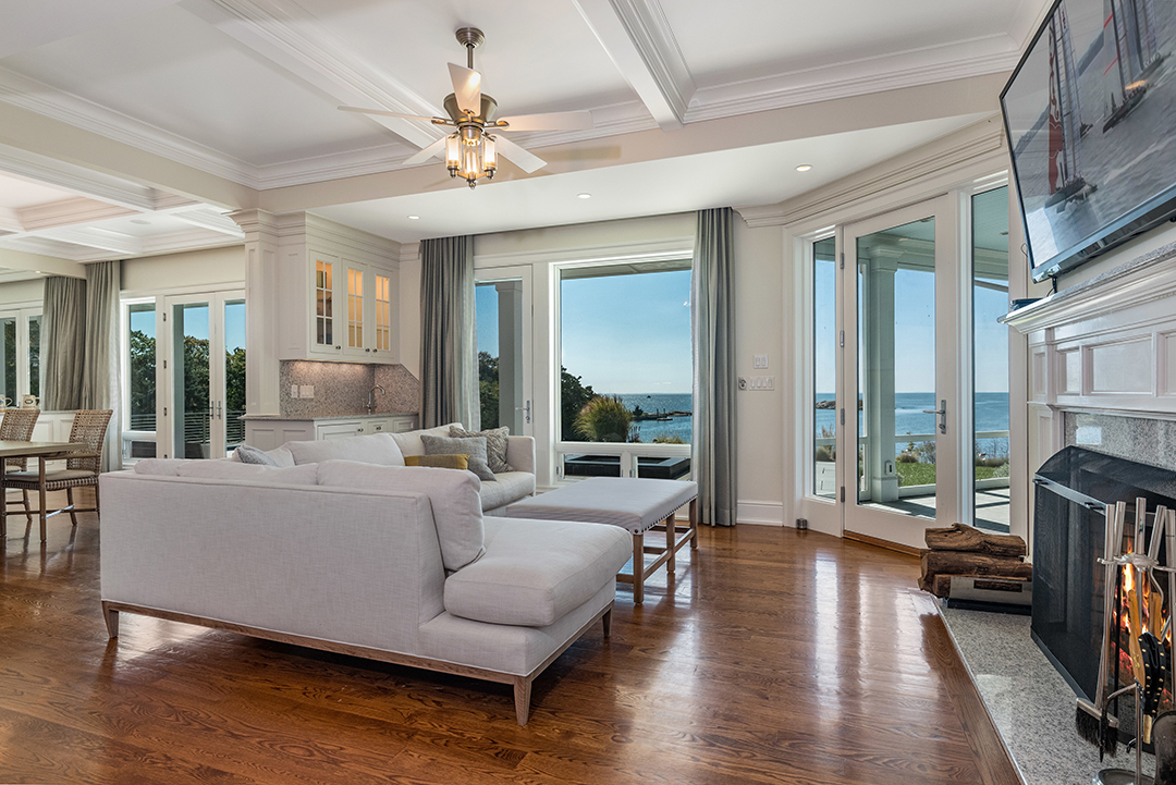 This Shingle Style Haven On The Market In Guilford Ct Promises Luxe Coastal Living Zzzz