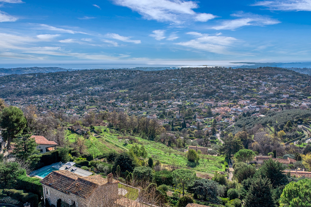 French Riviera Villa Where Hitchcocks Famed To Catch A Thief Filmed Hits The Marketc Cote Dazur Sothebys Int Realty Villa Shooting Place To Catch A Thief 12