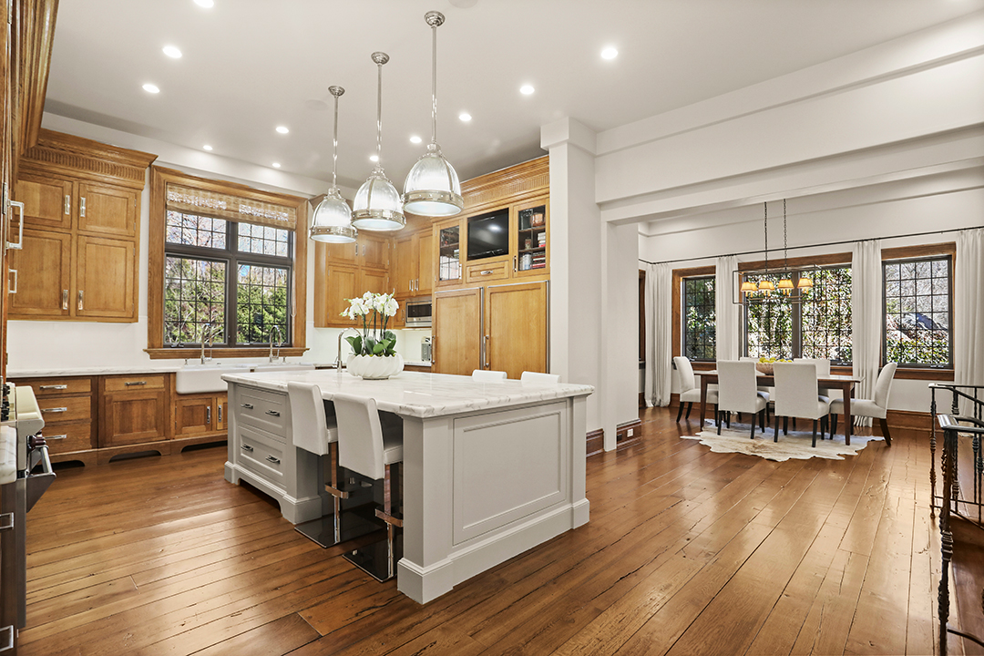 Elegance Abounds At An English Country Style Manor In Greenwich Asking 10 5m L