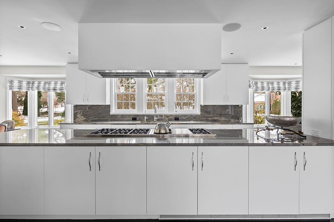 Baseball Star Eric Hosmer Lists Classic Boston Area Home Amidst Move To Chicago Cubs S