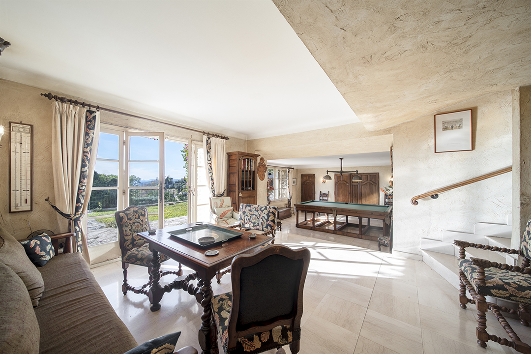 French Riviera Villa Where Hitchcocks Famed To Catch A Thief Filmed Hits The Marketc Cote Dazur Sothebys Int Realty Villa Shooting Place To Catch A Thief 17