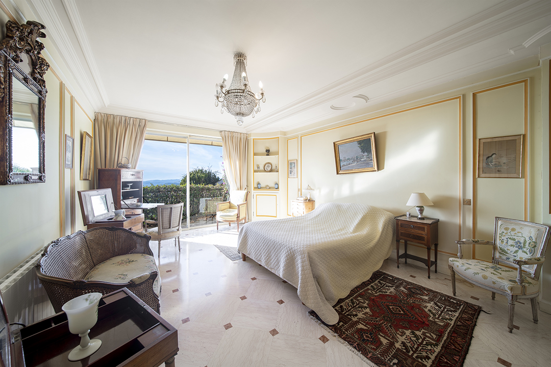 French Riviera Villa Where Hitchcocks Famed To Catch A Thief Filmed Hits The Marketc Cote Dazur Sothebys Int Realty Villa Shooting Place To Catch A Thief 13