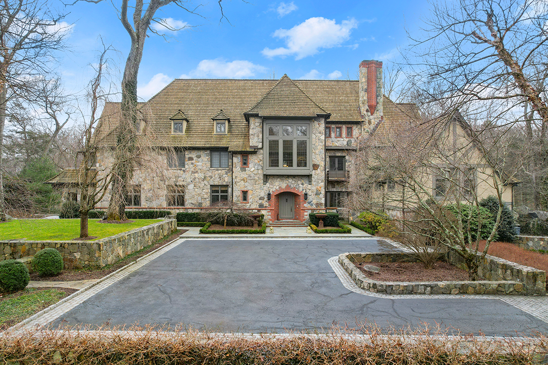 Elegance Abounds At An English Country Style Manor In Greenwich Asking 10 5m A