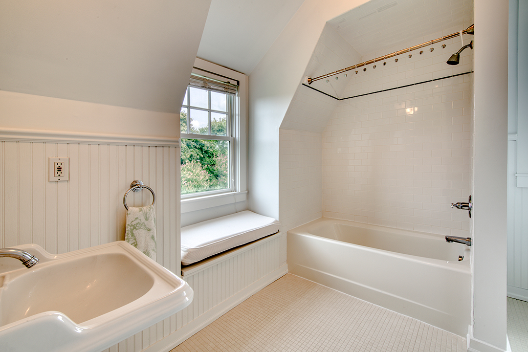 Inside A 8m Southampton Village Stunner Originally Built To Be An Architects Home 24