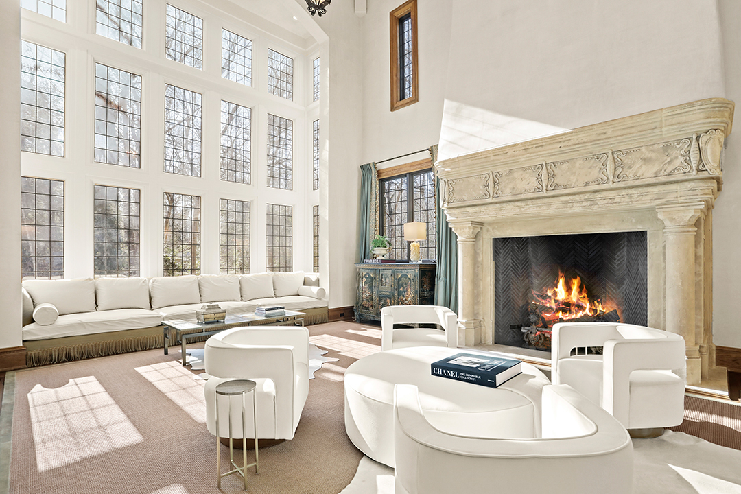 Elegance Abounds At An English Country Style Manor In Greenwich Asking 10 5m D