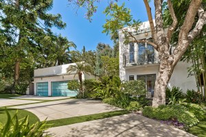 The Late Bob Sagets Longtime Brentwood Home Changes Hands In An Off Market Deal 4 2