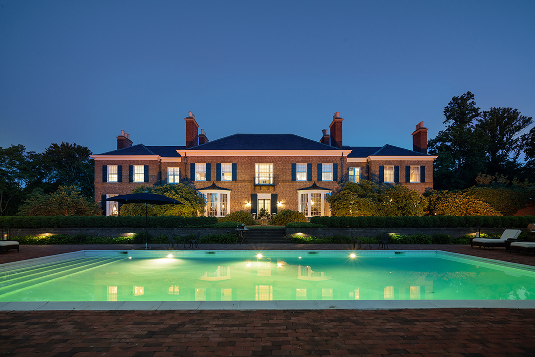 Storied Beechwood Manor Along New Yorks Gold Coast Lists For Close To 8m Z