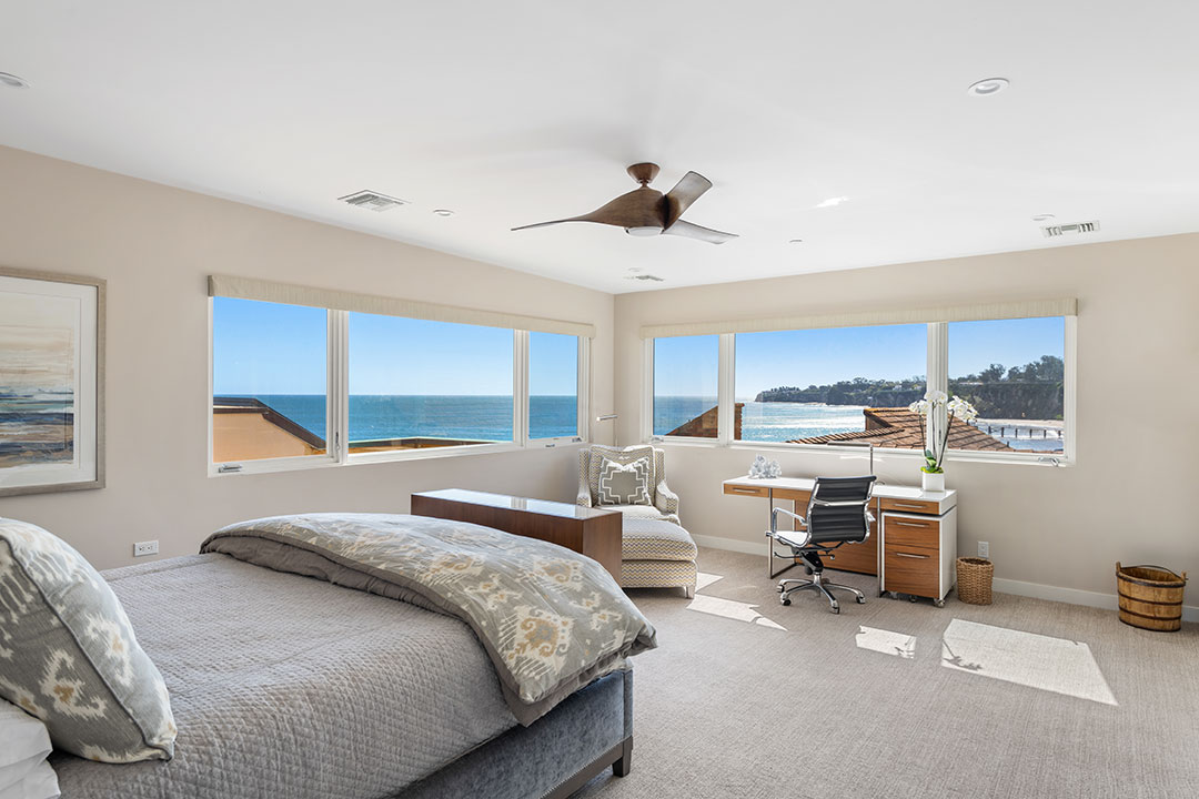 20 Chris Chelios Bedroom