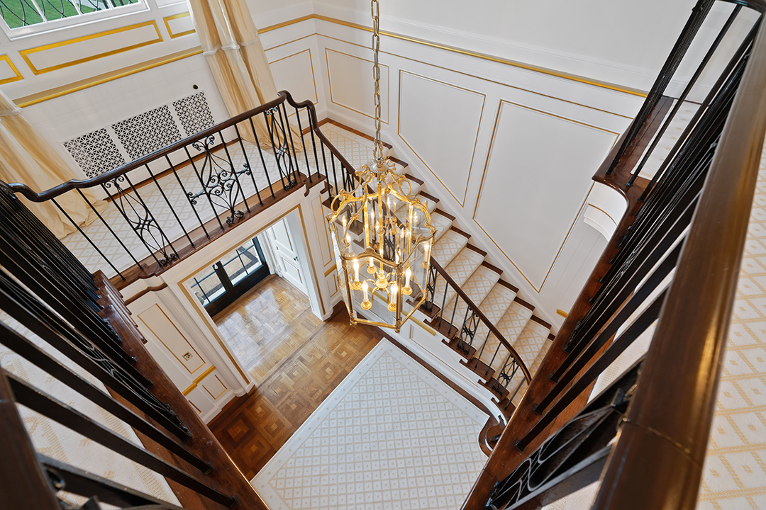 Storied Beechwood Manor Along New Yorks Gold Coast Lists For Close To 8m R